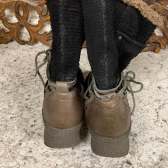 OTBT Slope low calf winter boot womens 9 in black - Picture 9 of 11